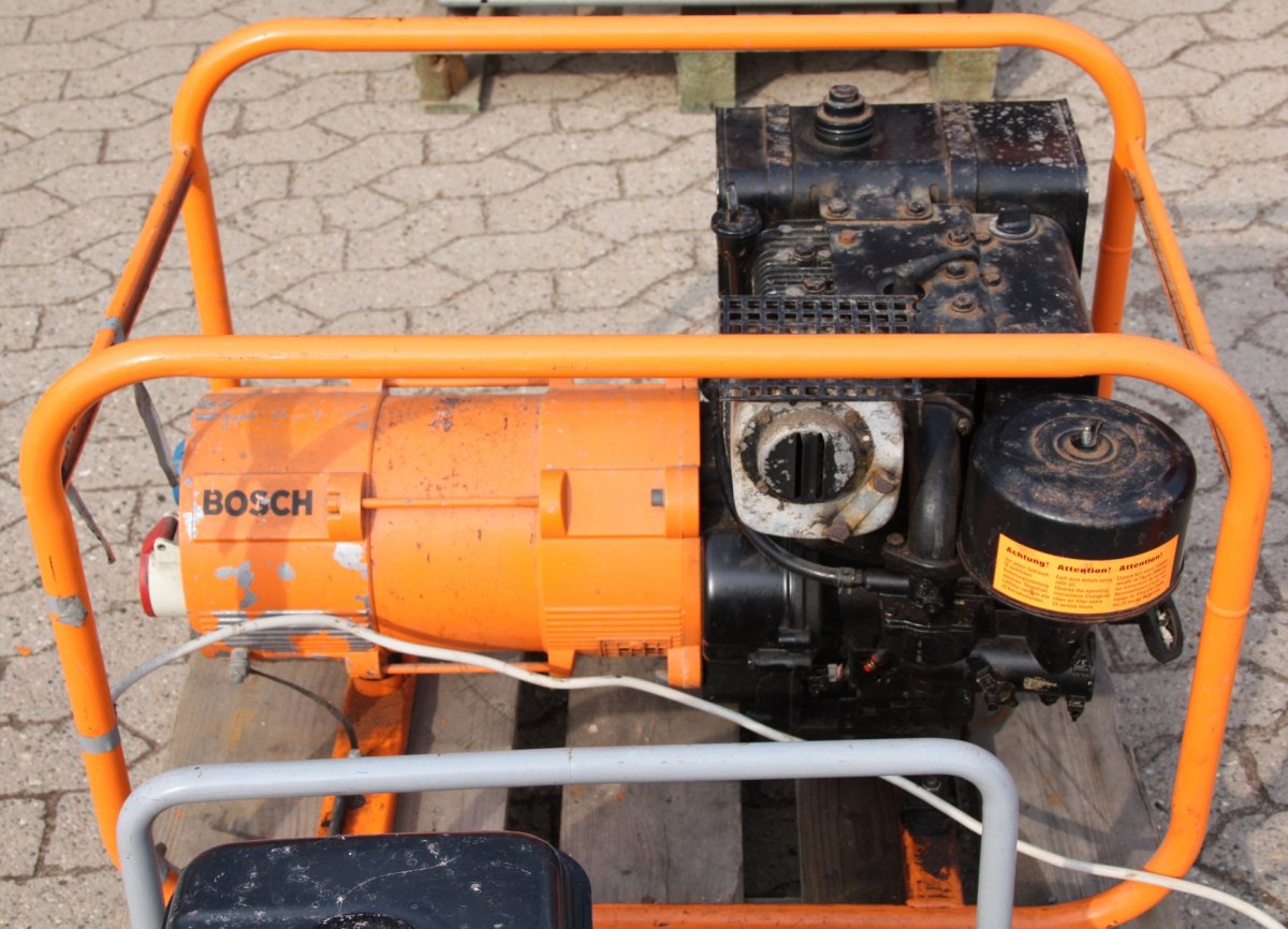 Bosch generator model G 6000 med 11 hk Briggs & Stratton benzinmotor